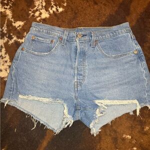 Levi cut off Jean shorts